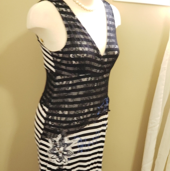 Dress - Picture 2 of 6